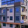 OYO 271 Hotel Golden Three