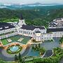 Twin Lakes Hotel - near Tagaytay