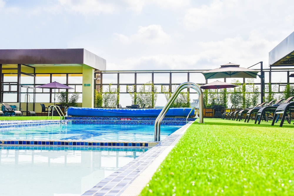 Verona Hotel & Conference Center