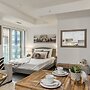 QuickStay - Classy & Rustic Downtown Condo