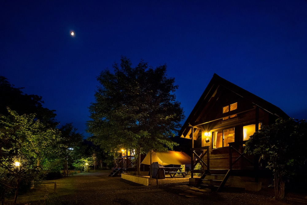 Asian Resort Camp Tapa