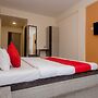 OYO 26206 Hotel Paras