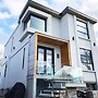 Luxury Central Toronto 2 bedroom suite