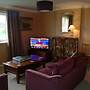 Flat - Sleeps 4 - Parking - Close to Airport