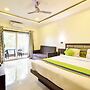 Treebo Prince Palace With Swimming Pool