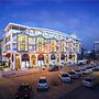 The Sansa Hotel & Spa