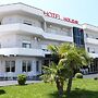 Hotel Holiday