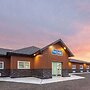 Travelodge by Wyndham Cochrane Ontario