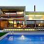 Santa Monica Holiday House