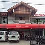 RedDoorz Plus near Mall Kelapa Gading