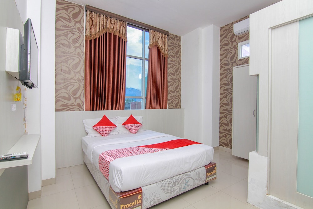 OYO 861 R Four Hotel