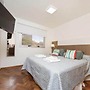 27 de Abril Apartment 25W