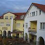 Warias Hotel & Restaurant