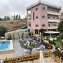 Beit Mirna Guesthouse & Chalet