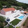 Villa Dragic