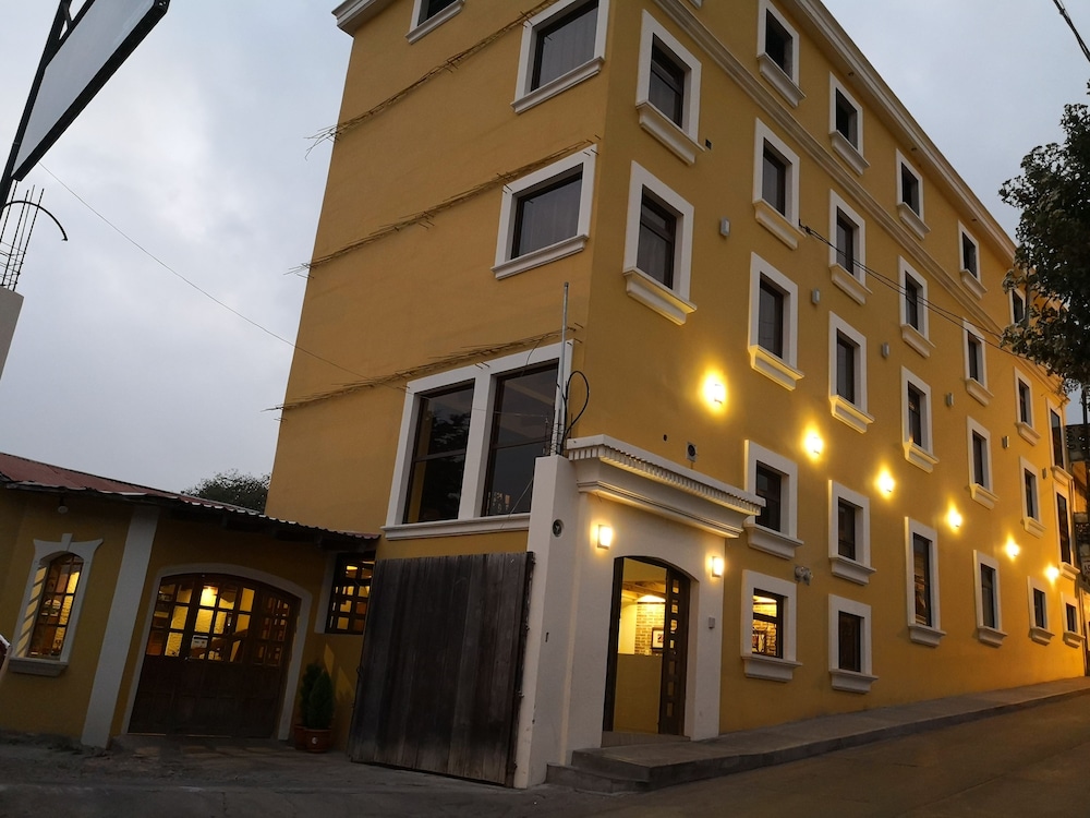 Hotel Mezzanine