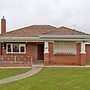 Red Brick Beauty - Central Cottage