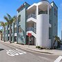 Beach House Inn & Suites