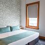 The Cambridge Hotel & Backpackers