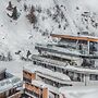 Josl Mountain Lounging Hotel