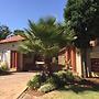 Le Cozmo Guest House