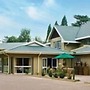 Three Rivers Lodge
