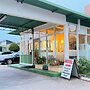 Parkville Motel