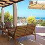 Phaedrus Living: Seaside Luxury Villa Anafi