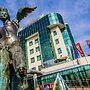 Diplomat Plaza Hotel & Resort