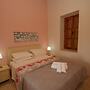 Thyone Uno Bal Cottage