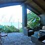 Lake House AT022