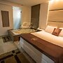 Nayru Hotel