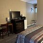 Pine Grove Motel