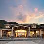High Mountain Resort Shangri-la