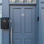 2 Bed Flat in Pedestrianized High Street