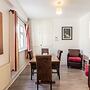3 Bed Quaint House Town Center