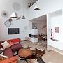 Unit 3 - Modern Smart Home Triplex Private Garden & Parking