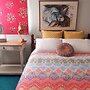 Stylish Comfortable Central Artists Home