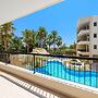 2 bed Apartment Overlooking Pool - Oroklini
