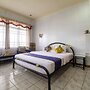 SPOT ON 1896 Hotel Mahkota Pantai