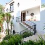 Charming Villas by Casa Holistic B&B