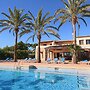 Private 4-bedroom Villa w/ Pool, Summer Kitchen & Expansive Living Spa