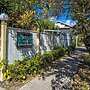 Cairns City Garden Apartment