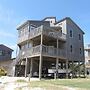 The Baited Hook 4 Bedroom Cottage by RedAwning