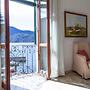 Mamma Ciccia Holiday Home - Lake Front Apartment