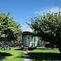 1bed Cabin Sleeps 2- Parking,fireplace,garden,pets