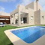 Rojales Stay With Garden