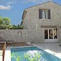 Bliss Near Aix-en-provence