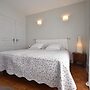 Charming Escape, Yevre-la-ville