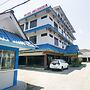 RedDoorz Plus near Pelabuhan Bitung
